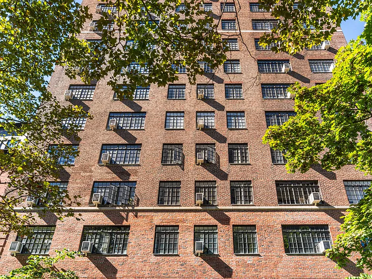 25 Monroe Pl #4B — Photo 8