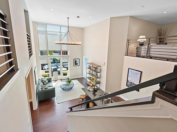 5th image of 1145 N High St #210