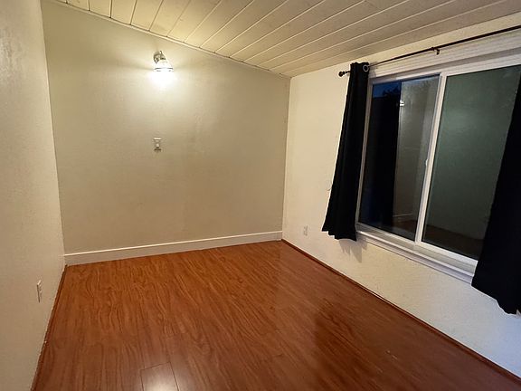 3rd image of 13432 Rockway Dr