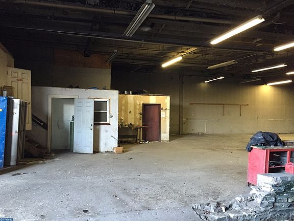 5th image of 2000 W Lippincott St