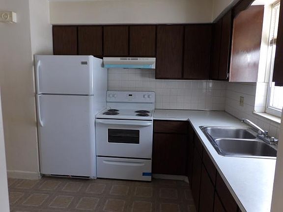 5th image of 991 Patricia Dr APT 1