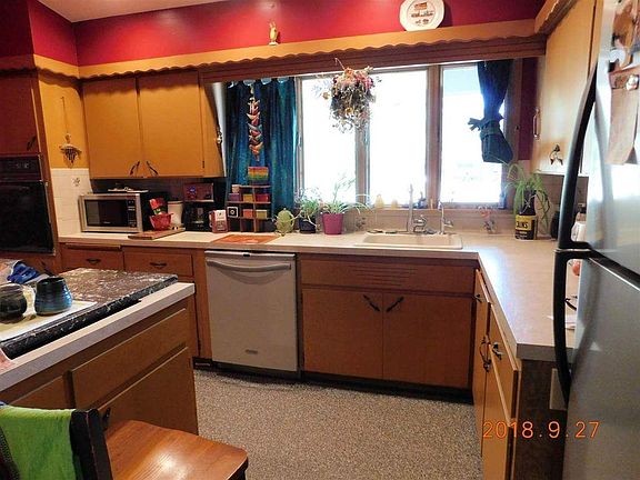 5th image of 604 N Riverdale Dr