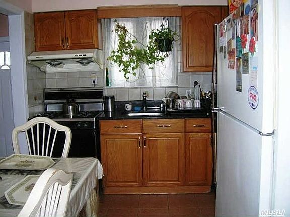 4th image of 8119 229th St