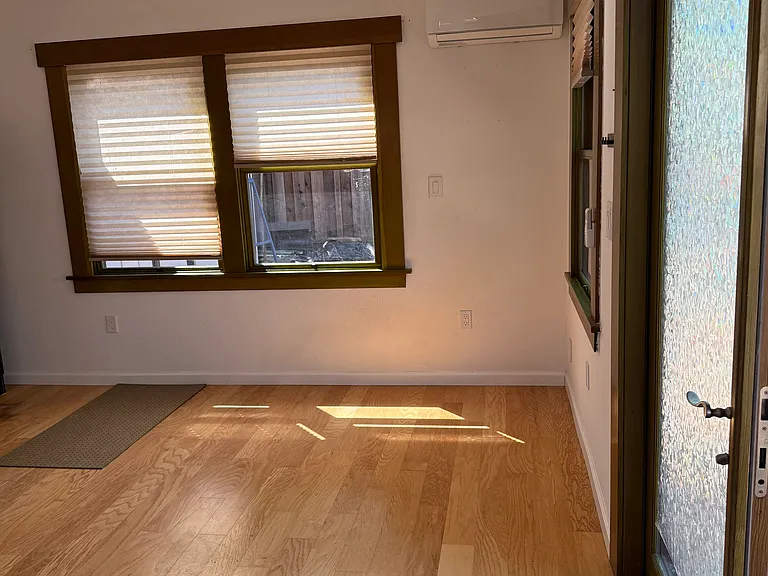 482 N 12th St — Photo 2