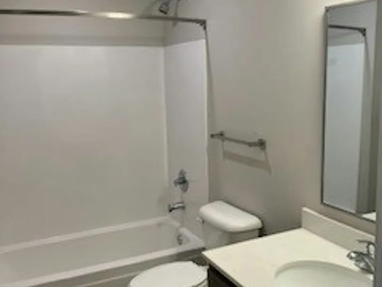 Bluff Crossing Apartments — Photo 16