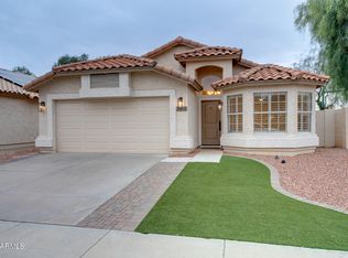 2203 E Crest Ln, Phoenix, AZ 85024