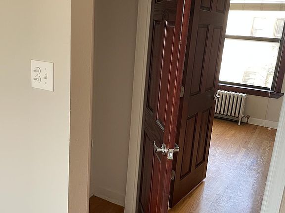 5th image of 424 W Belmont Ave #1401