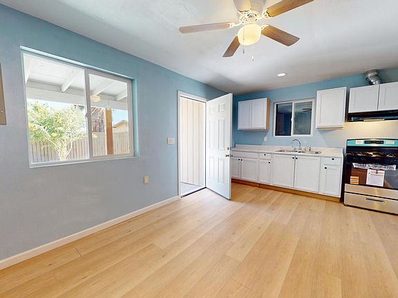 4th image of 43560 Arabia St