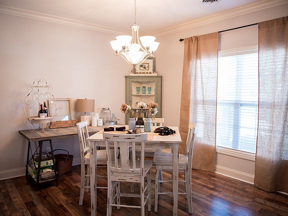 4th image of 1652 Wisteria View Way