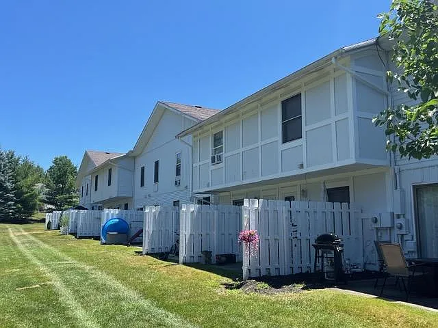 2 bed, 1.5 bath, 960 sqft, $1,350 — Photo 4