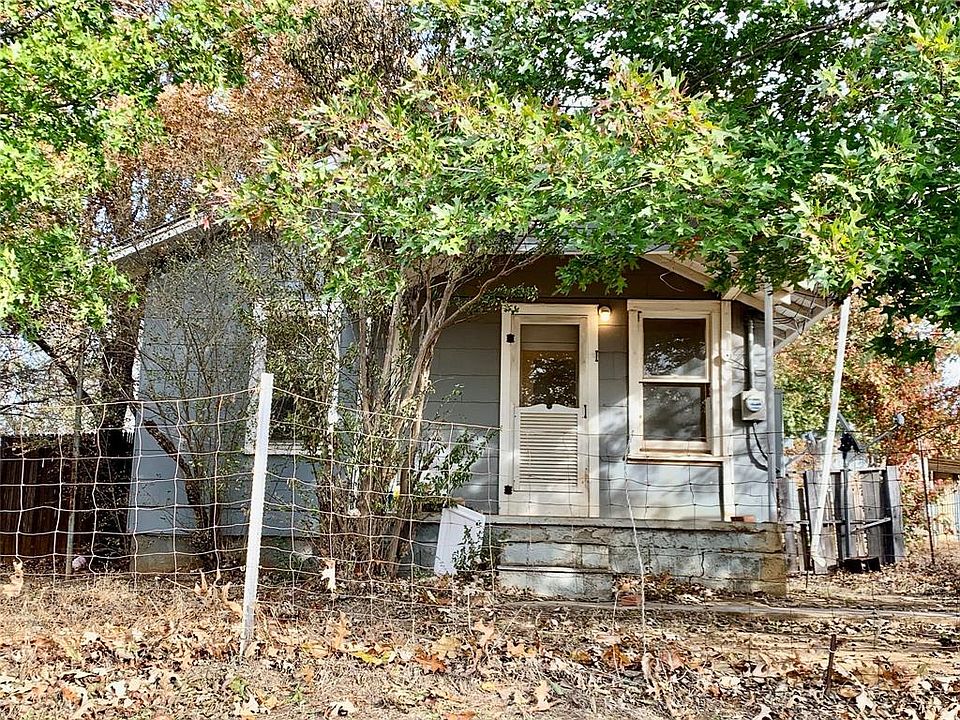 1st image of 104 Wood St