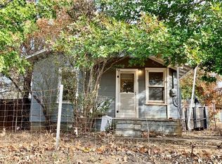 104 Wood St, Woodson, TX 76491