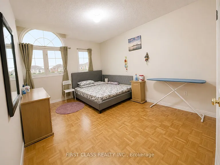 18 Angela Ct #UPPER — Photo 13
