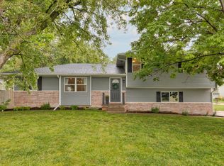 8517 Ridgemont Dr, Urbandale, IA 50322