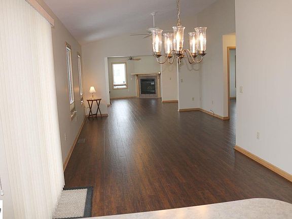 5th image of 2084 Landview Dr #10