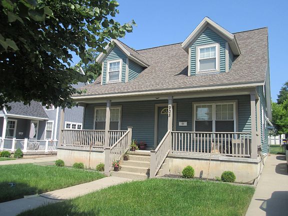 3rd image of 905 Franklin St SE