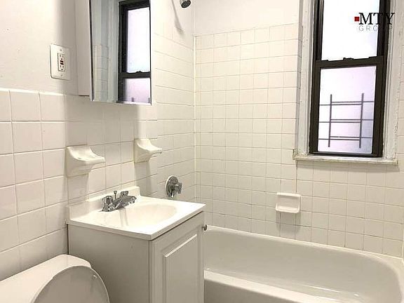 5th image of 11-24 46th Ave #3J