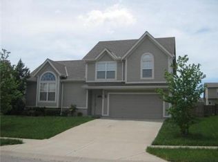 686 S Evergreen St, Gardner, KS 66030