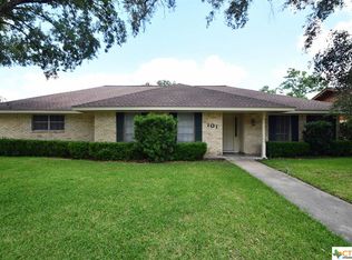 101 Norwich Gln, Victoria, TX 77904