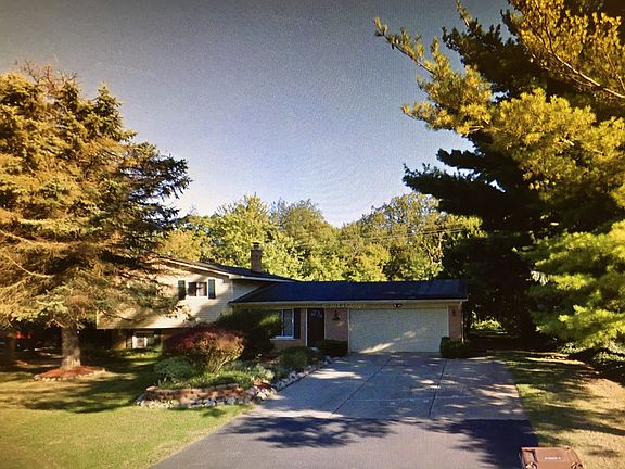 2nd image of 1894 Alton Cir