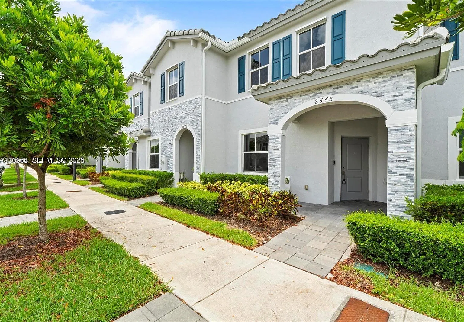 Keys Gate Residential — Photo 3
