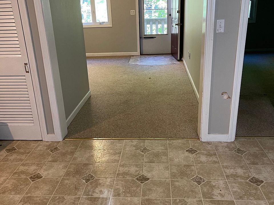 Entrance-living room