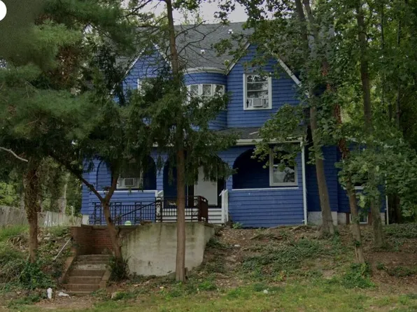 812 Edgewood Ave APT 4, Trenton, NJ 08618