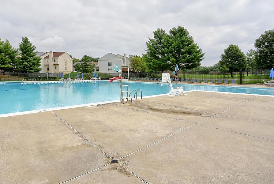 Community pool (tenants can apply for guest pass at no extra cost)