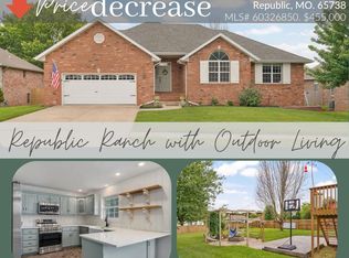 830 E Rachael Dr, Republic, MO 65738