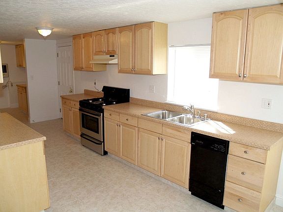 All new kitchen & Pantry
