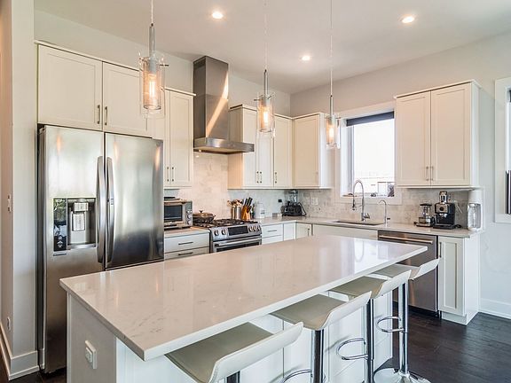 2nd image of 3224 N Elston Ave #3N