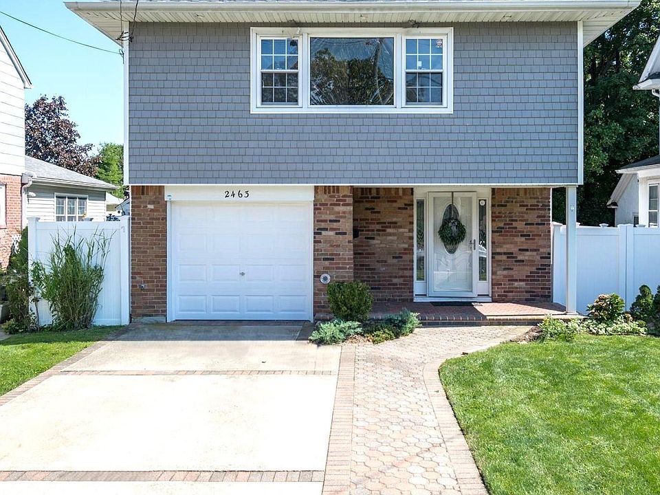1st image of 2463 Rockville Centre Parkway
