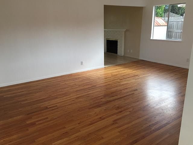 2nd image of 3052 Courtney Dr