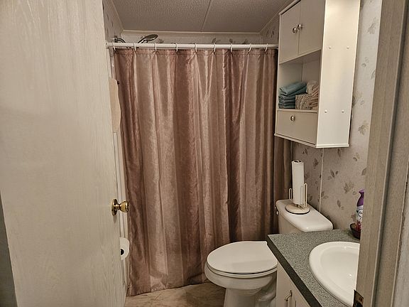 5th image of 2552 NE Turner Ave #108