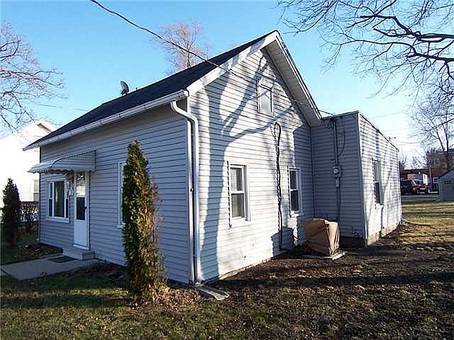 1st image of 223 Cherry St