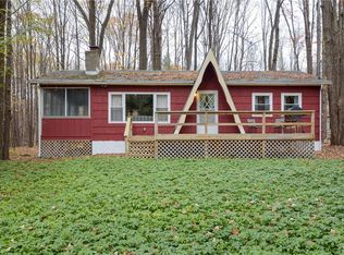 107 Iowa Trl, Pocono Lake, PA