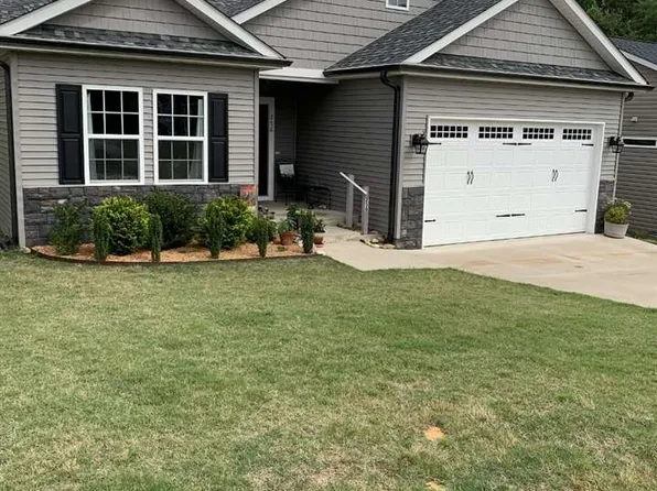 256 Page Creek Blvd, Landrum, SC 29356