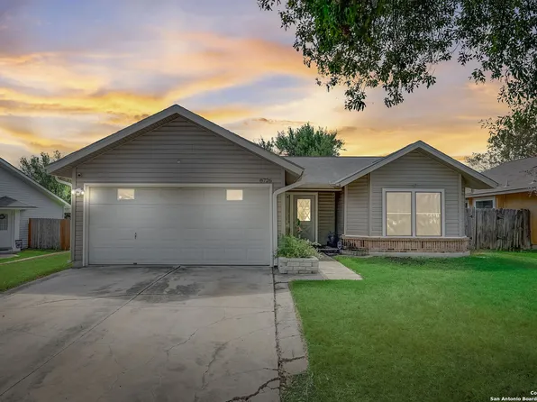 8726 RIDGE MOON DR, San Antonio, TX 78239