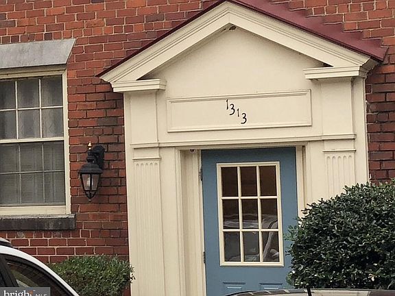 2nd image of 1313 E Abingdon Dr APT 1