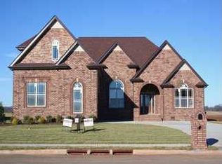 393 Waylon Ct, Clarksville, TN 37043