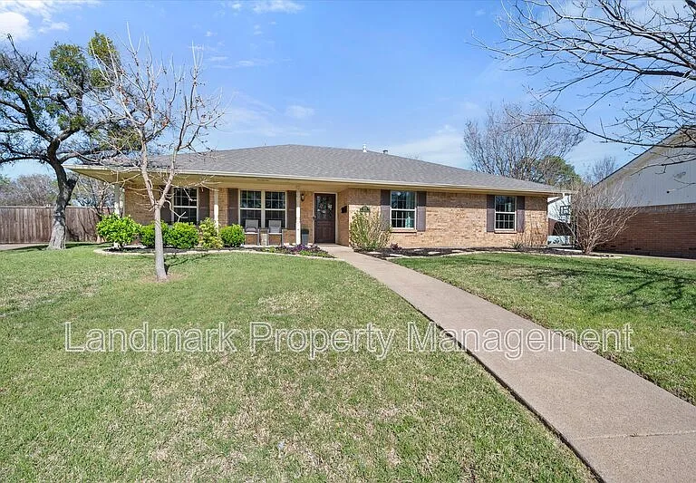 1415 Moss Rose Cir — Photo 5