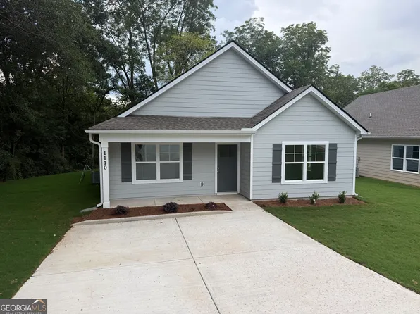 1110 E 7th St, West Point, GA 31833