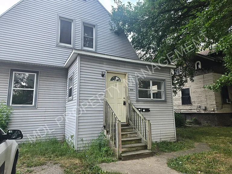 1309 S Michigan Ave — Photo 3