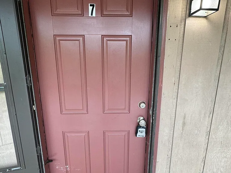 128 Charles St #7 — Photo 2