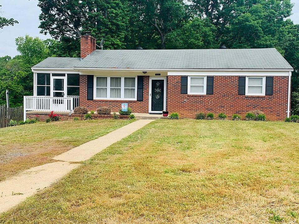 1st image of 150 River Oak Dr