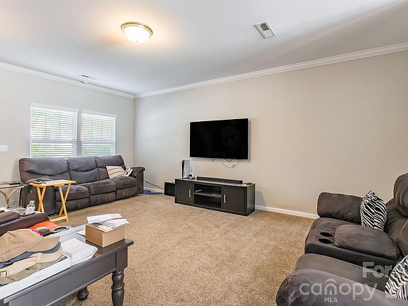 4th image of 383 Battery Cir