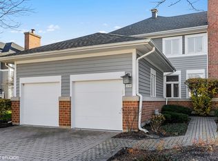 22 Mashie Ct, Woodridge, IL