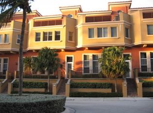 3033 Riomar St, Fort Lauderdale, FL 33304