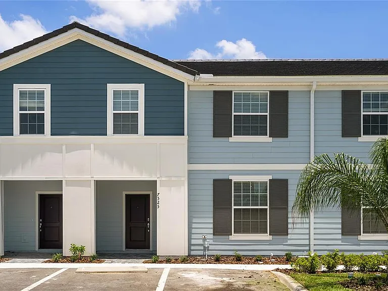 7525 Oak Spring Ln — Photo 1