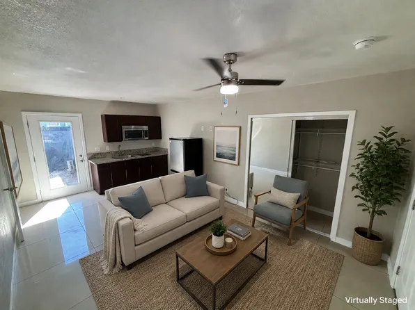 1401 E Carson Ave #2, Las Vegas, NV 89101